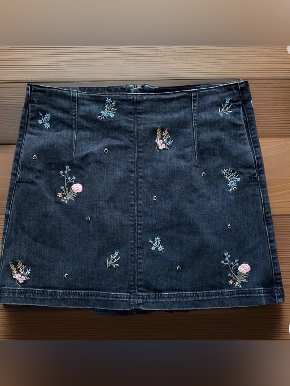 Express Floral Embroidered Mini Denim
Skirt, EUC, Size 12 Approximately